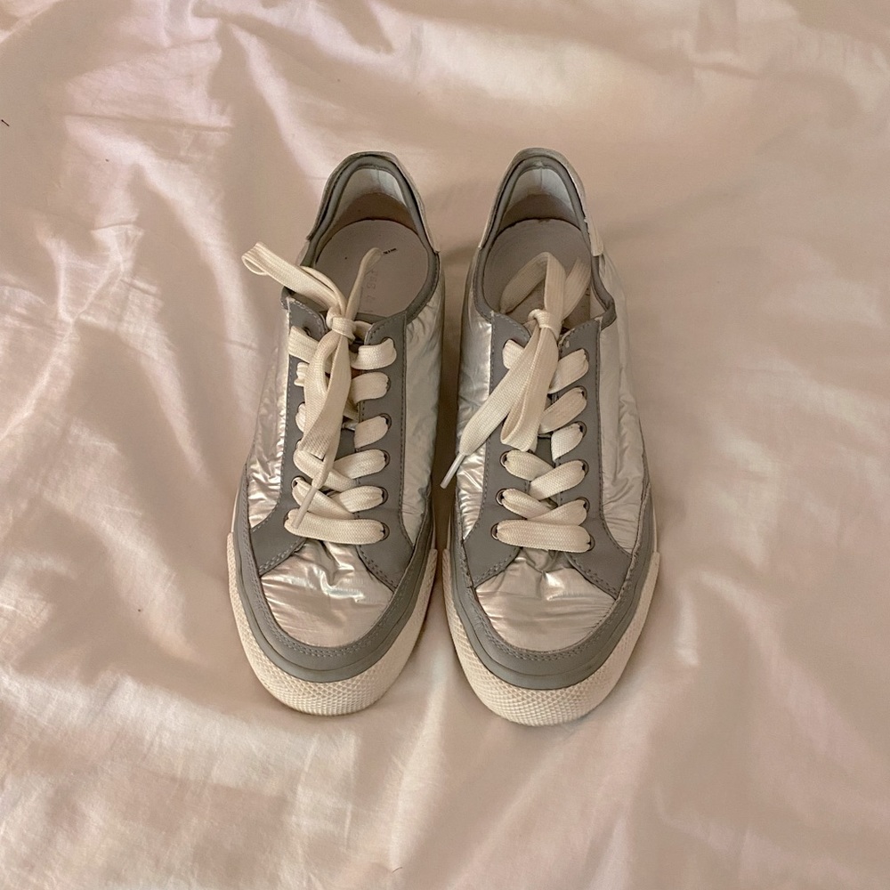 Rag and Bone size 8 low top reflective sneakers in Silver